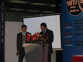 ya3.jpg (12543 bytes)